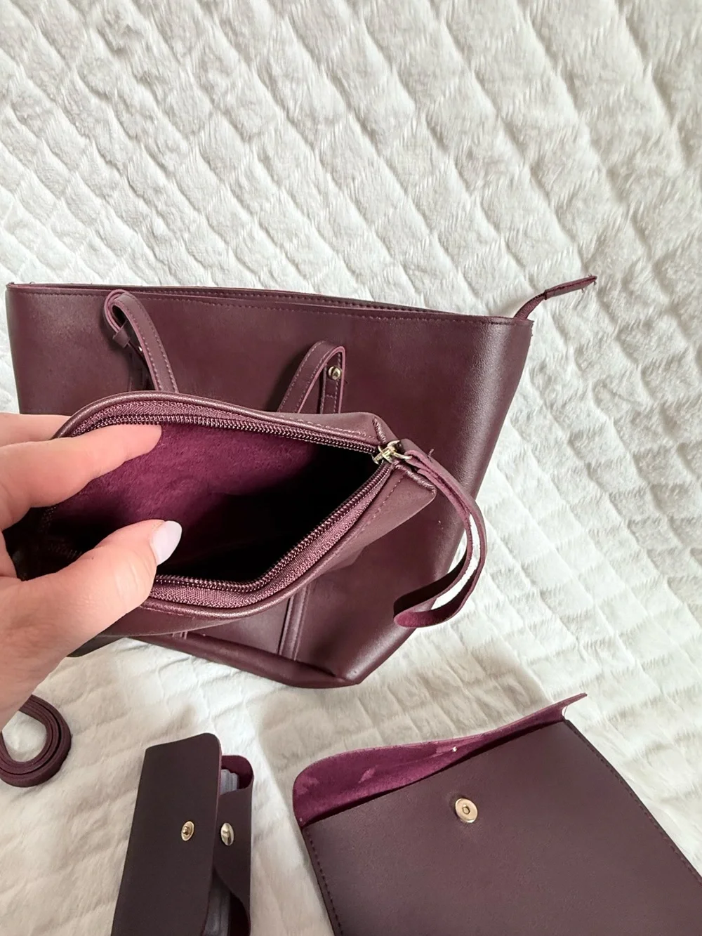 Women's Burgundy Fall Tote Bag Set with Pouches and accessories NWOT PU Leather